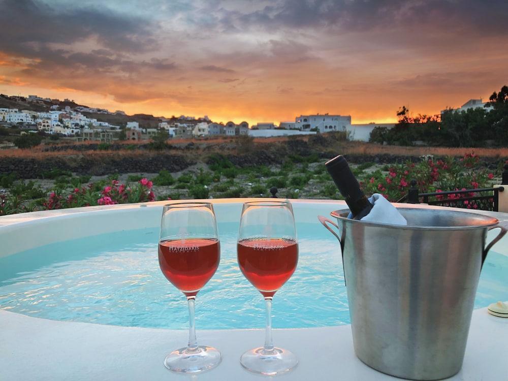 Vineyard Exclusive Suites Akrotírion Eksteriør billede