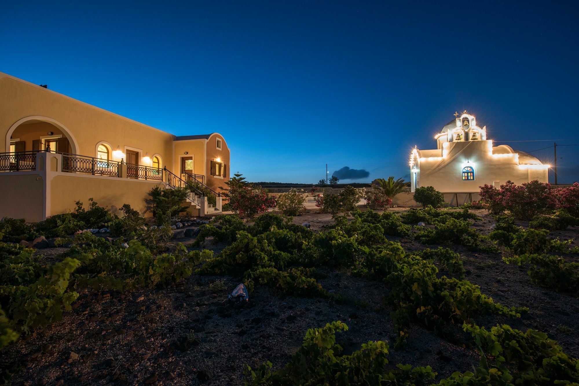 Vineyard Exclusive Suites Akrotírion Eksteriør billede